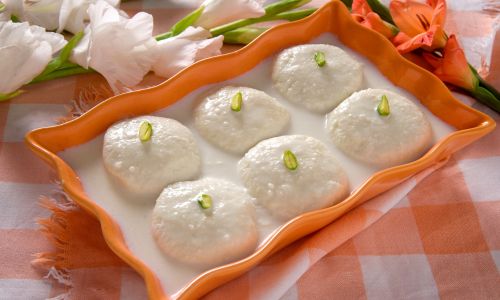 rasmalai-famous-sweets-dishes-of-delhi